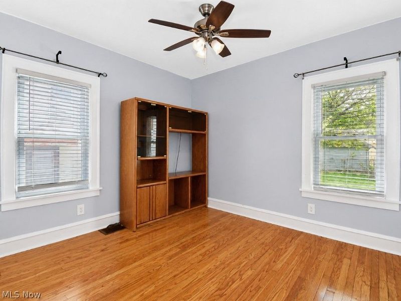 18308 East Park Drive , Cleveland, OH 44119 Photo 18