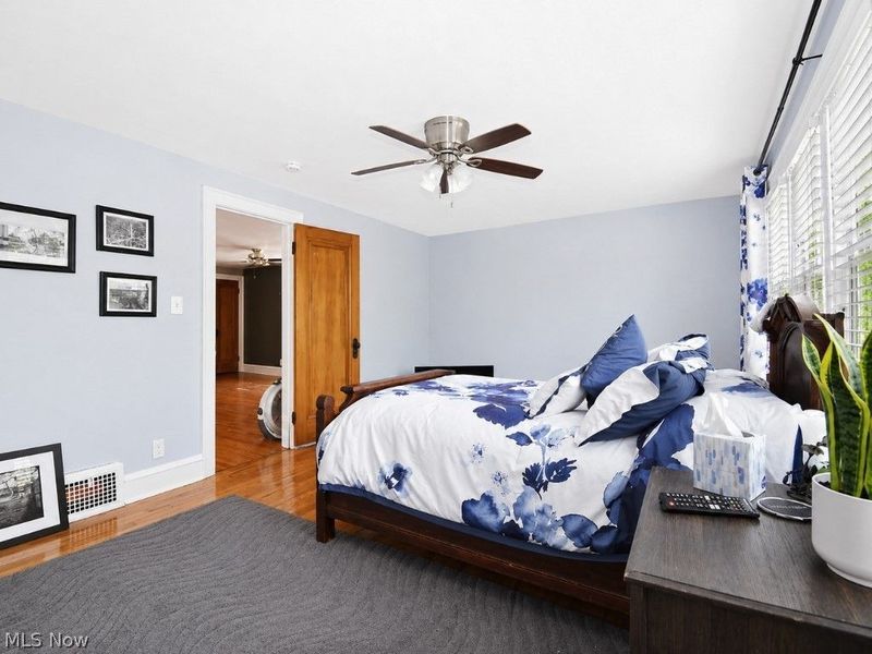 18308 East Park Drive , Cleveland, OH 44119 Photo 22