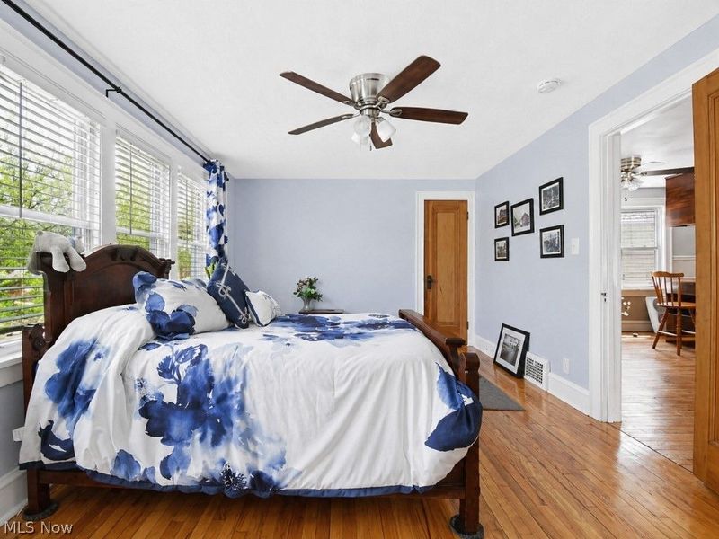 18308 East Park Drive , Cleveland, OH 44119 Photo 24