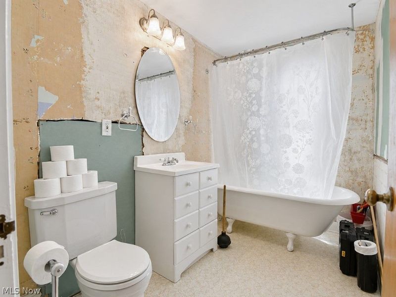 18308 East Park Drive , Cleveland, OH 44119 Photo 32