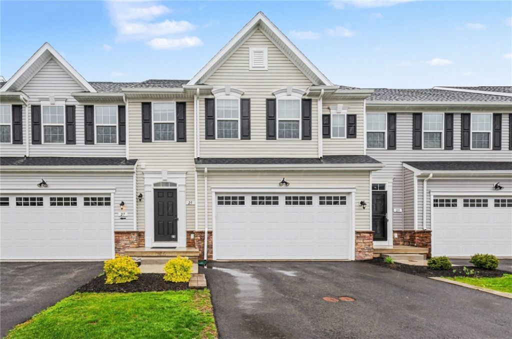 25 Keuka Lane, Canandaigua, NY 14425 Main Photo