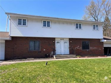6435 Wells Drive , Unit Left, East Syracuse, NY 13057