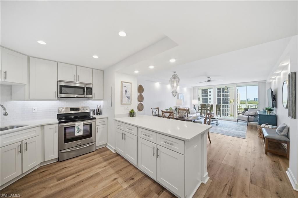 5 Bluebill Ave, Unit 808, Naples, FL 34108 Photo