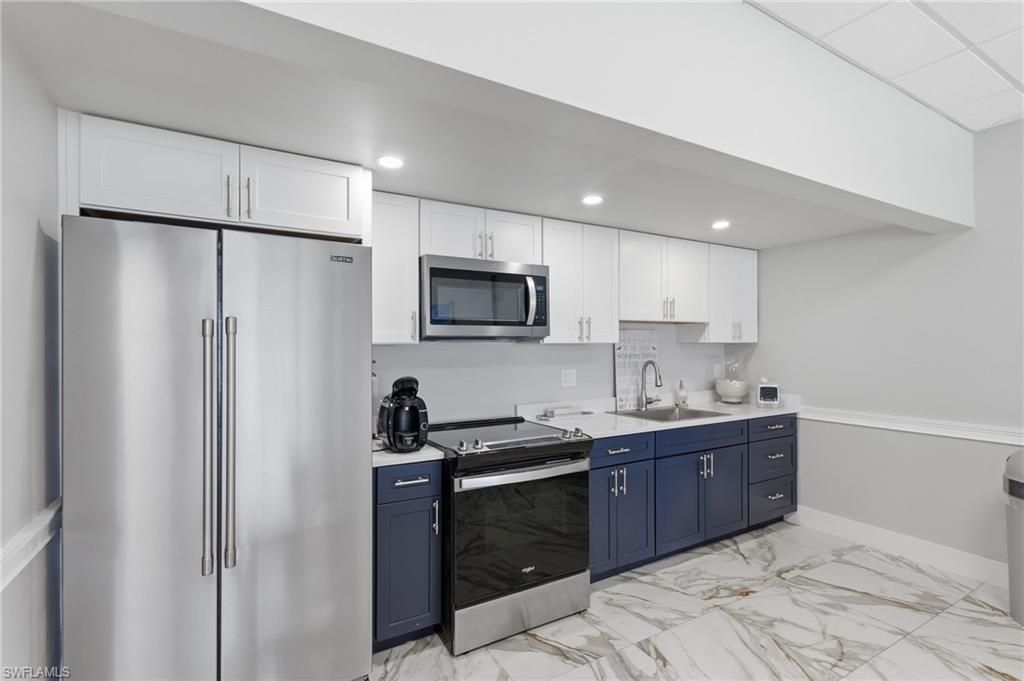 5 Bluebill Ave, Unit 808, Naples, FL 34108 Photo