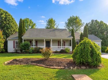 45 LAUREL WOOD DR, WAYNESBORO, VA 22980