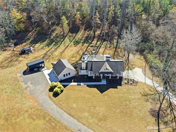 735 Sardis Circle , Canton, GA 30114