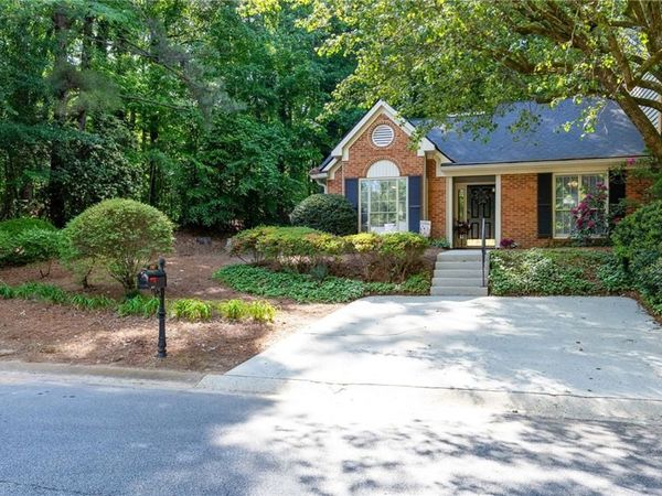 1907 Ivy Glen Drive SE, Smyrna, GA 30082
