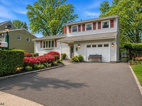 47 Sycamore St, Somerville, NJ 08876