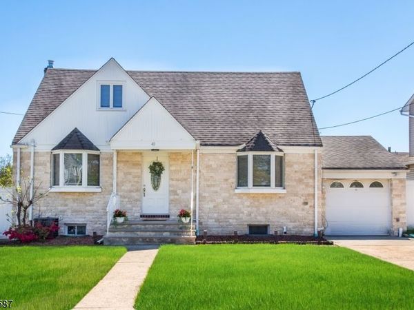 40 Winslow Ter, Fair Lawn, NJ 07410