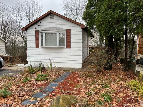 632 Brooklyn Mountain Rd, Hopatcong, NJ 07843