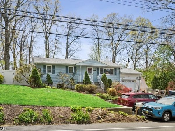 77 Brooklyn Rd, Stanhope, NJ 07874