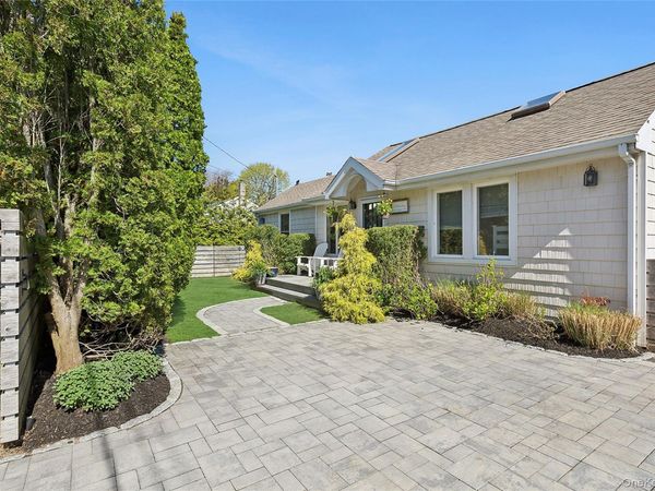 8 Elder Avenue, Hampton Bays, NY 11946