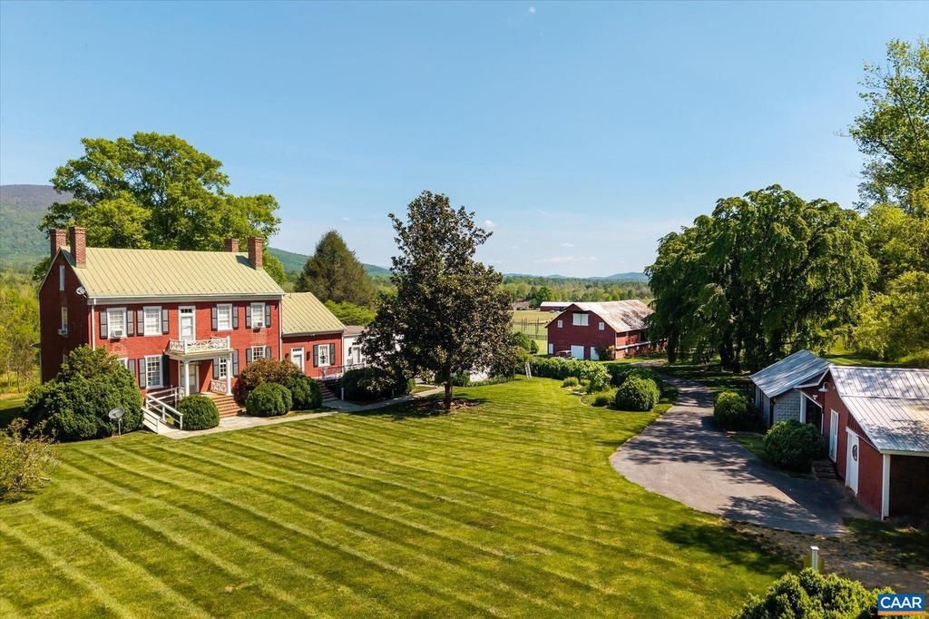 1268 GLENTHORNE LOOP, NELLYSFORD, VA 22958