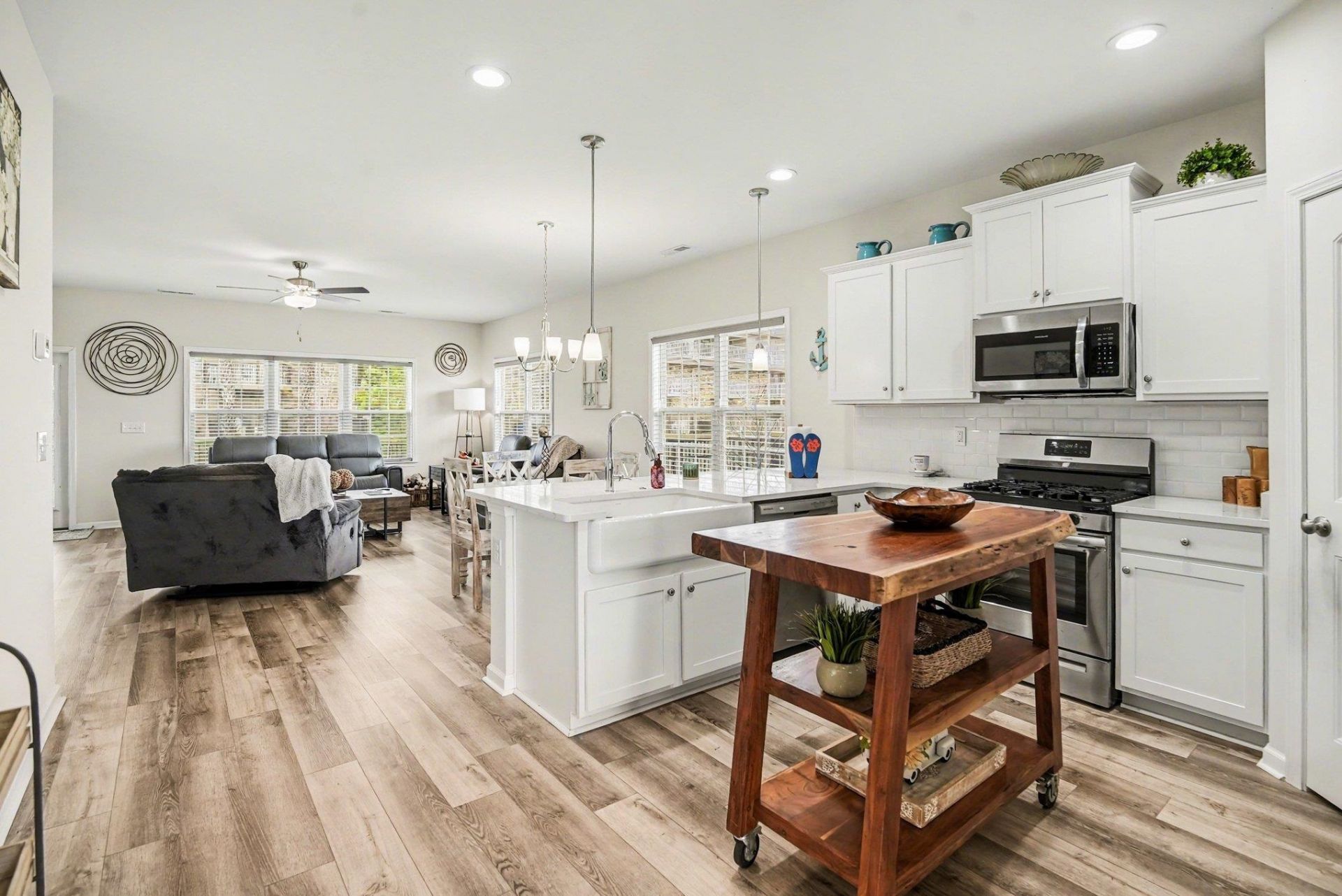 246 Lifestyle Court  Photo 7