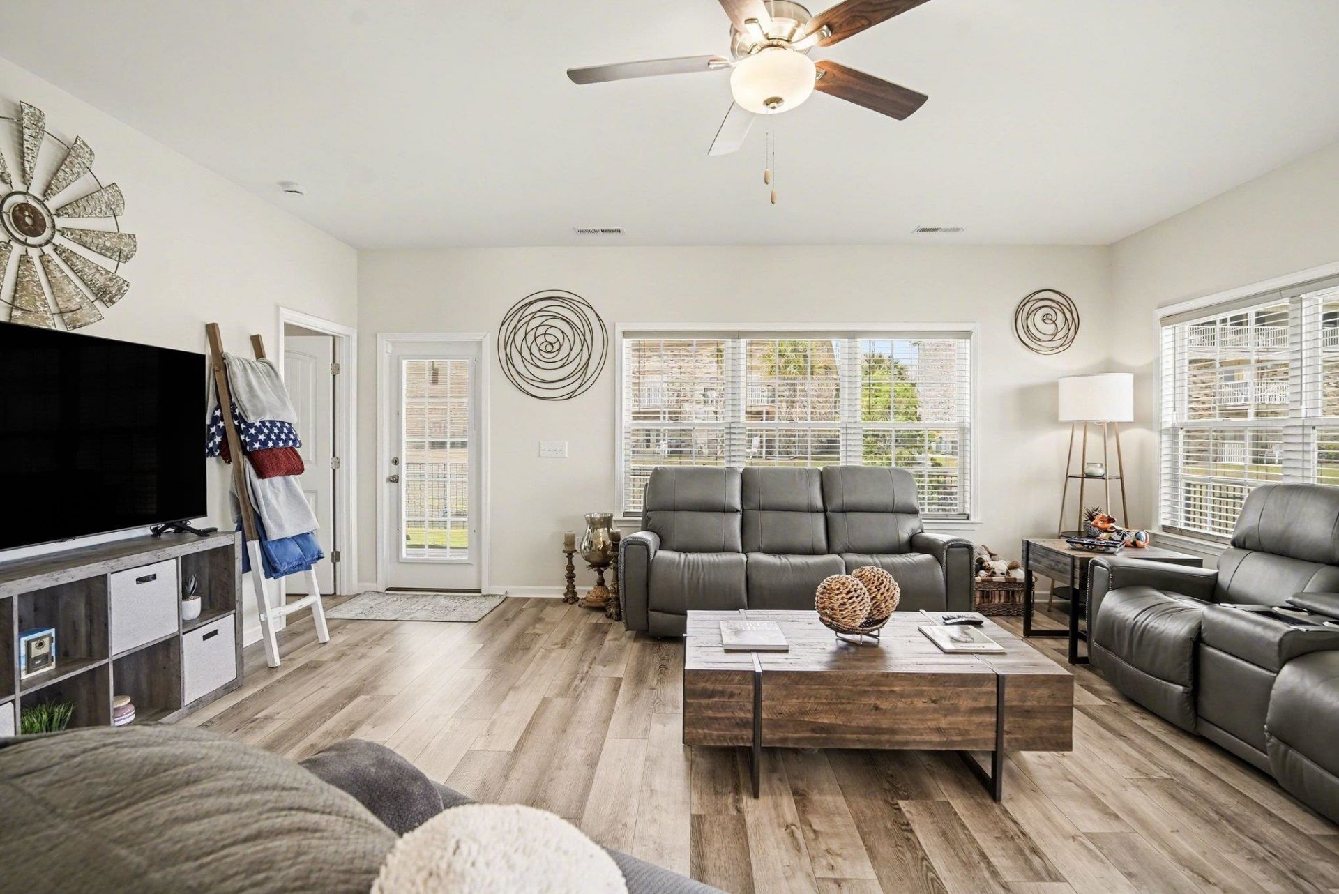 246 Lifestyle Court  Photo 9