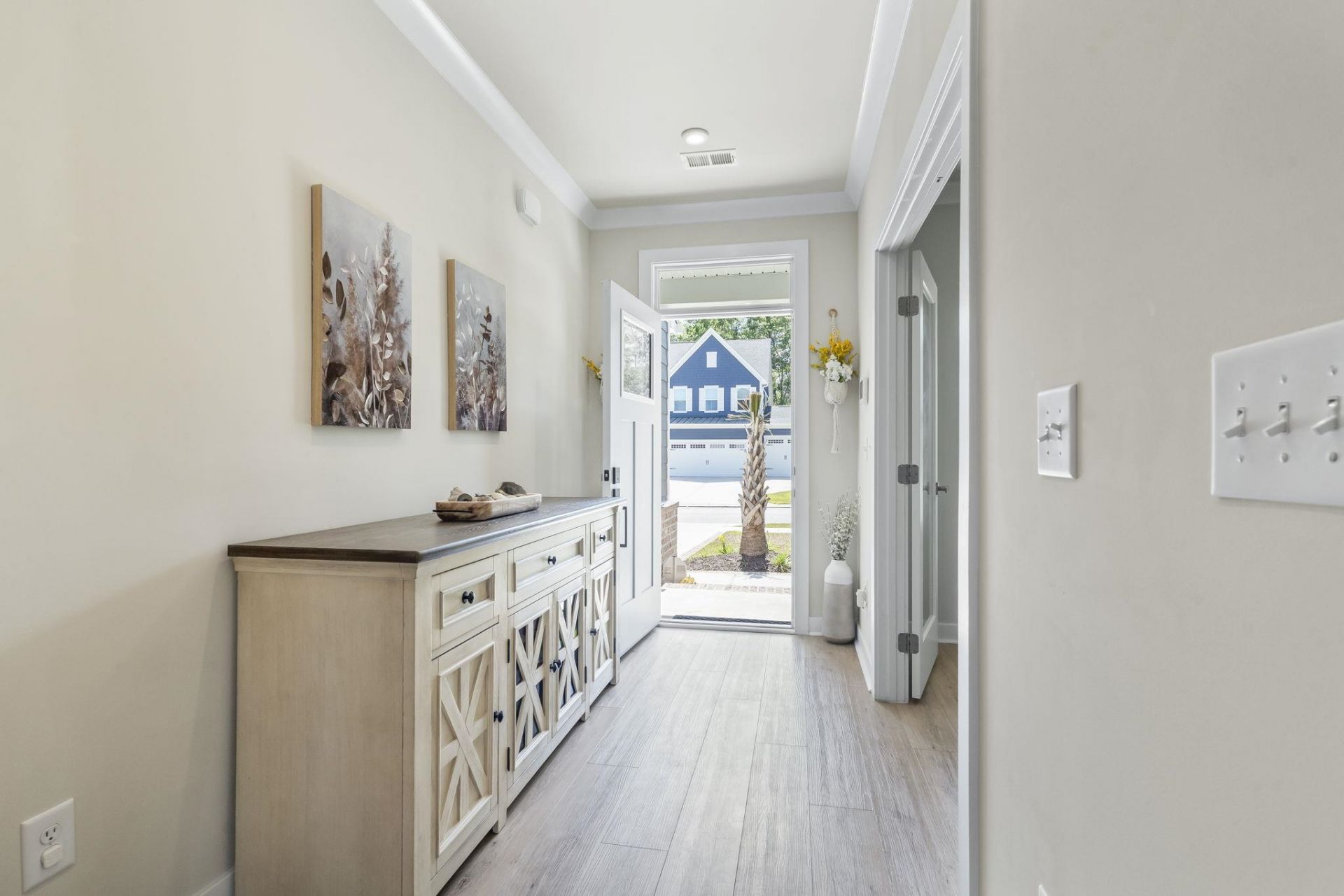 2330 Vera Way Photo 4