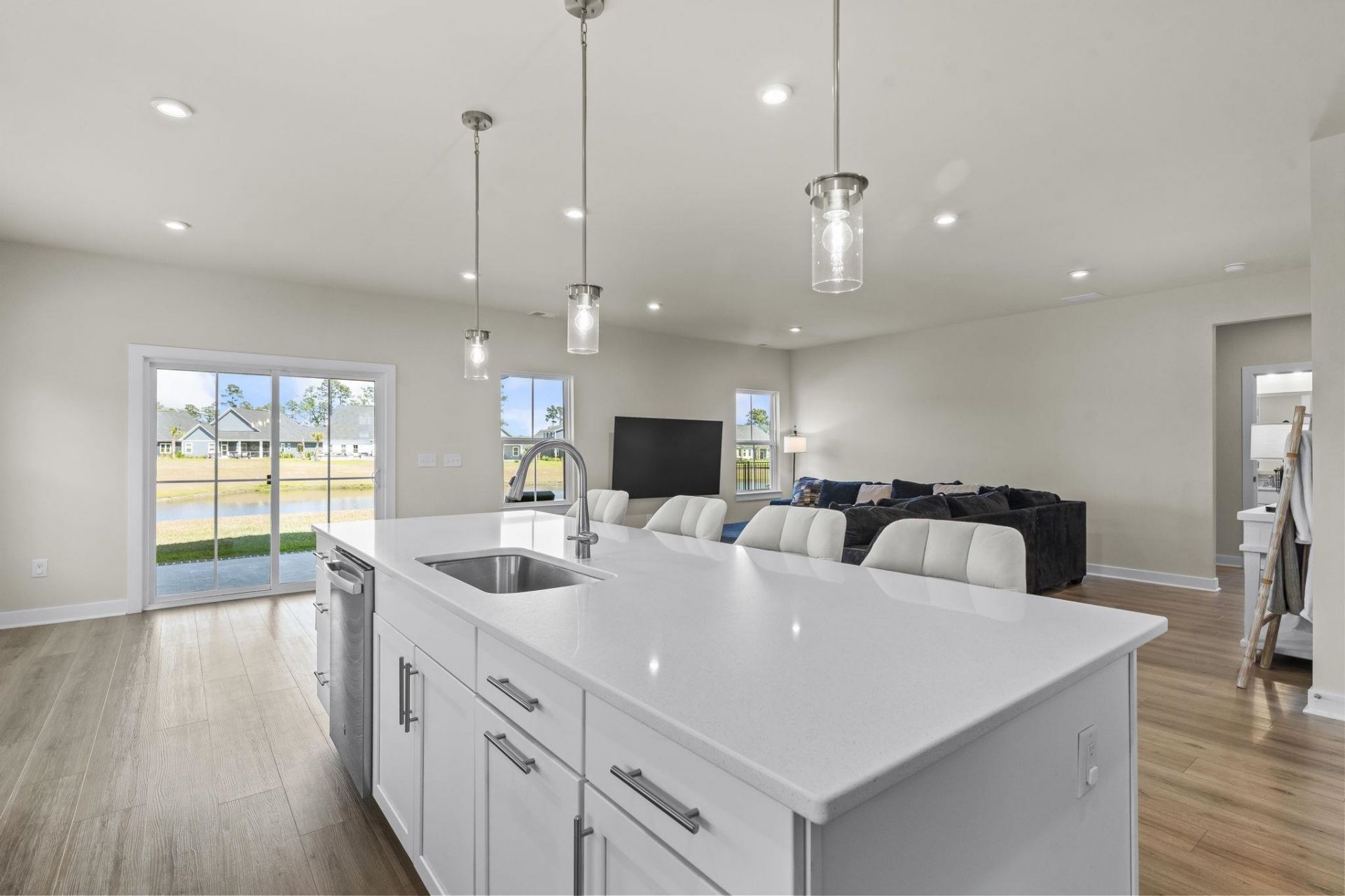 2330 Vera Way Photo 7