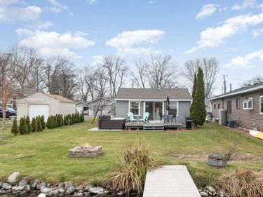 735 Woodland Drive SE, Forest Lake, MN 55025