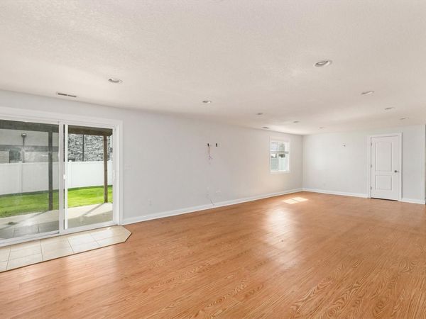 2227 4th Avenue SE, Altoona, IA 50009