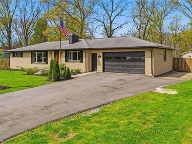 11351 Wilhurst Avenue NE, Hartville, OH 44632