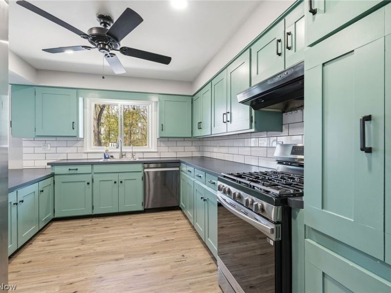 11351 Wilhurst Avenue NE, Hartville, OH 44632 Photo 17