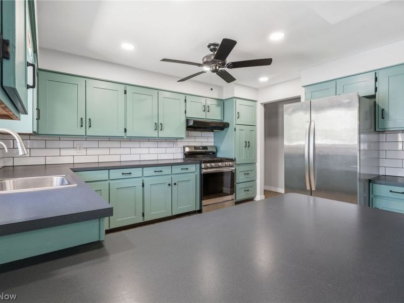 11351 Wilhurst Avenue NE, Hartville, OH 44632 Photo 18