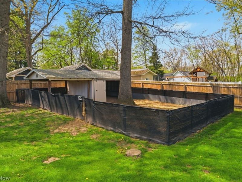 11351 Wilhurst Avenue NE, Hartville, OH 44632 Photo 3