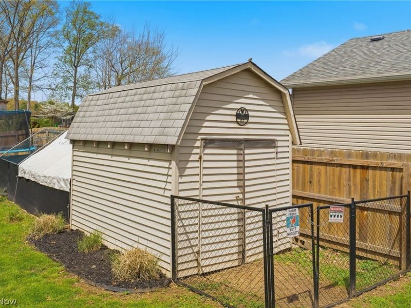 11351 Wilhurst Avenue NE, Hartville, OH 44632 Photo 5