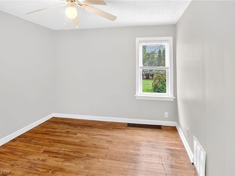 9304 Plymouth Avenue , Garfield Heights, OH 44125 Photo 10