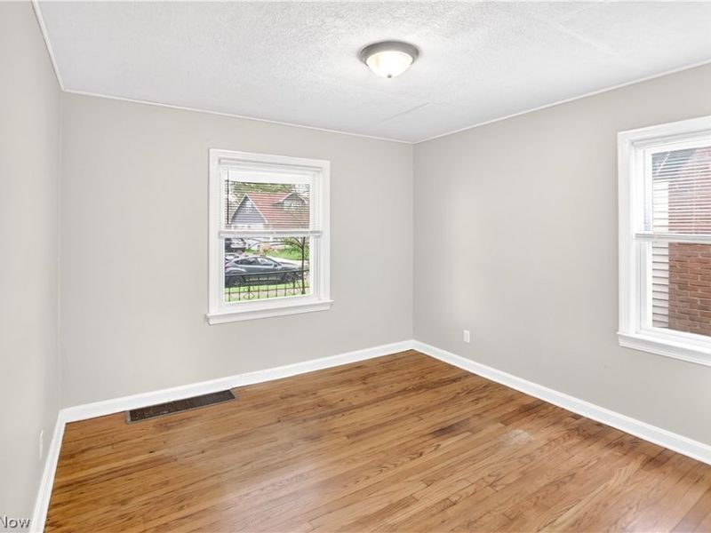 9304 Plymouth Avenue , Garfield Heights, OH 44125 Photo 12