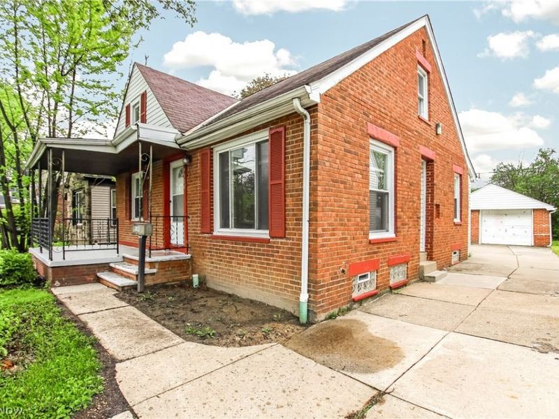 9304 Plymouth Avenue , Garfield Heights, OH 44125 Photo 2