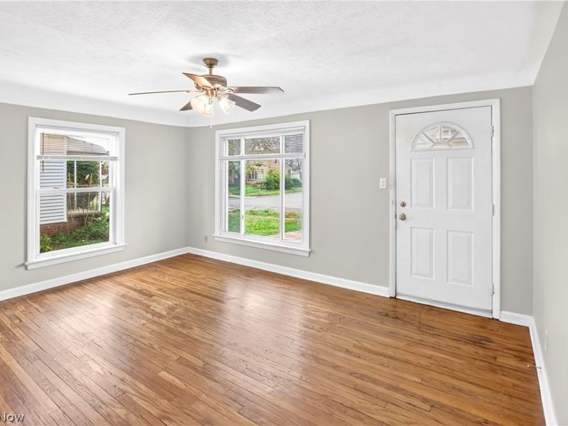 9304 Plymouth Avenue , Garfield Heights, OH 44125 Photo 3