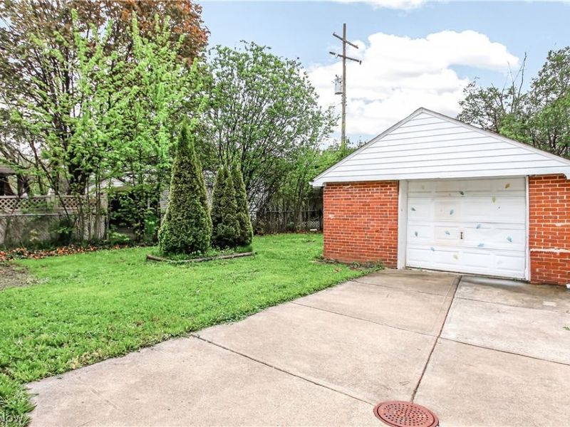 9304 Plymouth Avenue , Garfield Heights, OH 44125 Photo 32