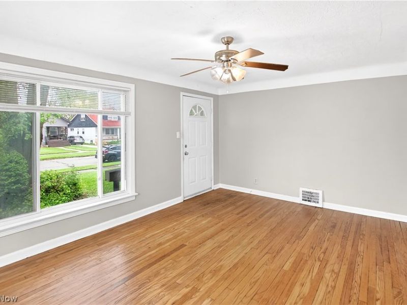 9304 Plymouth Avenue , Garfield Heights, OH 44125 Photo 5