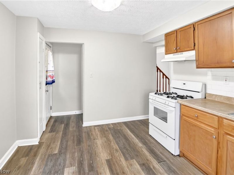 9304 Plymouth Avenue , Garfield Heights, OH 44125 Photo 8