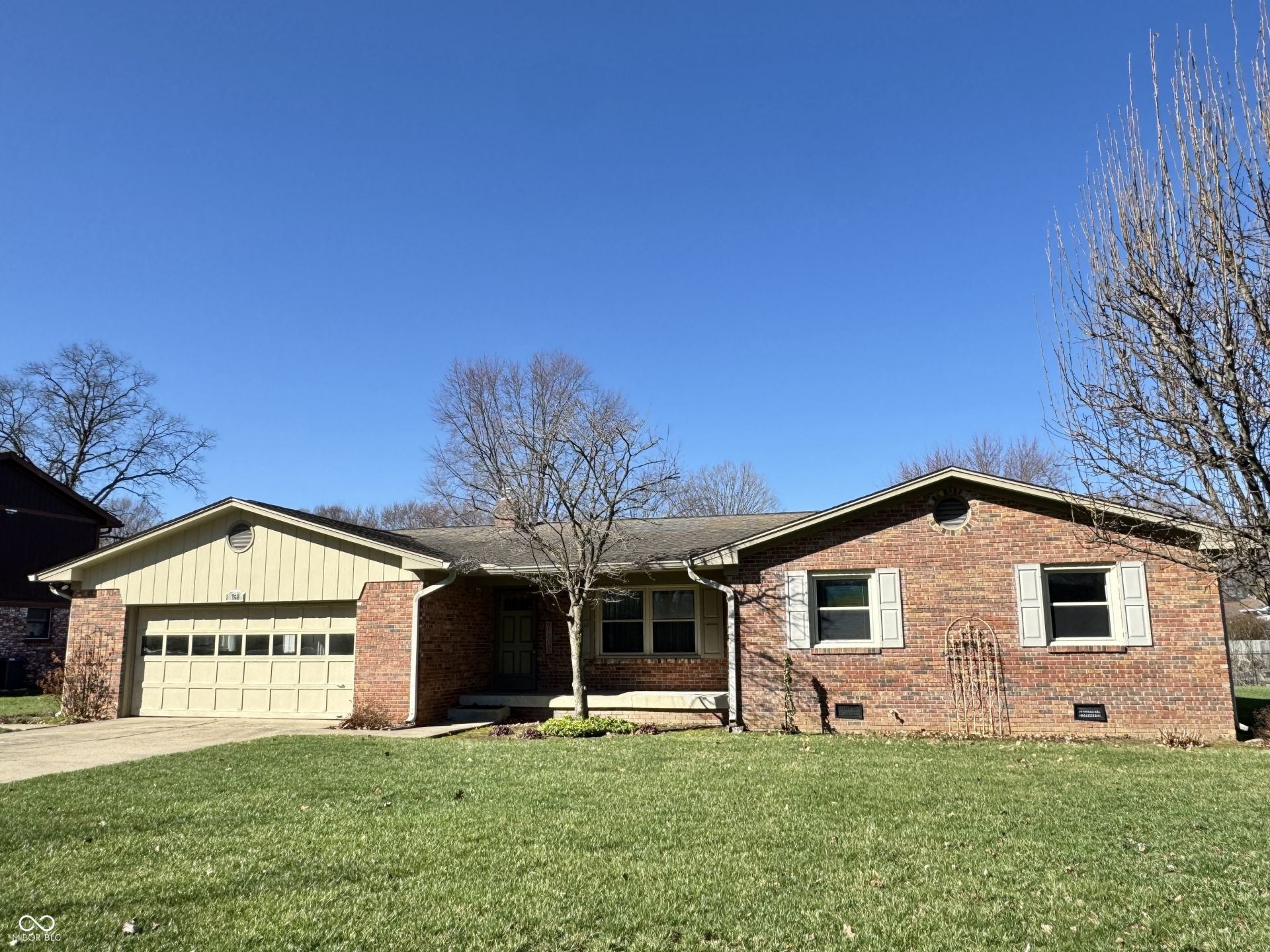 768 Leisure Lane, Greenwood, IN 46142 Main Photo