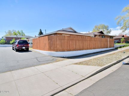 962 & 960 Roberts Street, Reno, NV 89502 Photo