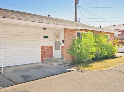 998 & 996 Roberts Street, Reno, NV 89503 Photo