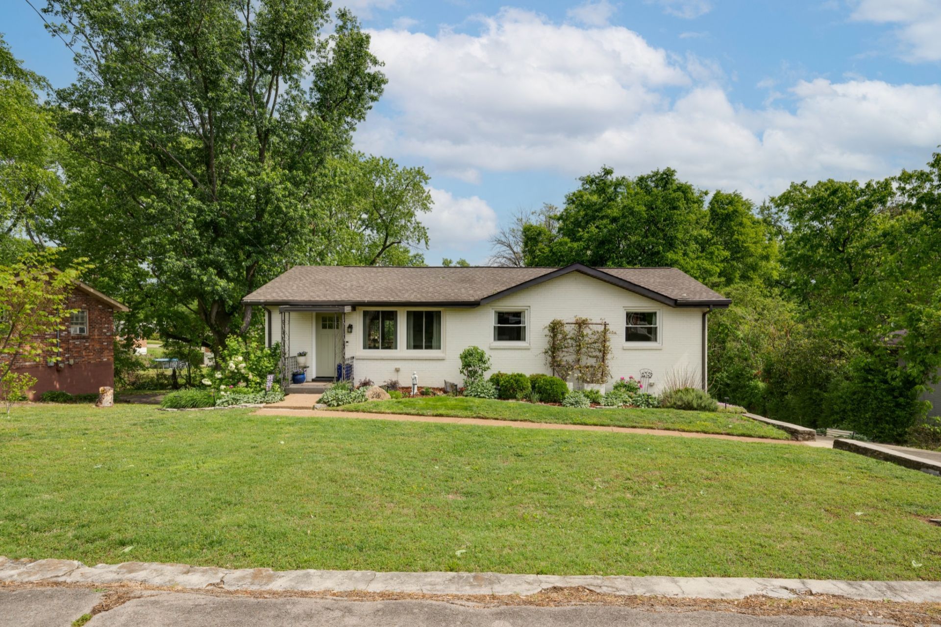 216 Bonnabrook Dr, Hermitage, TN 37076 Main Photo