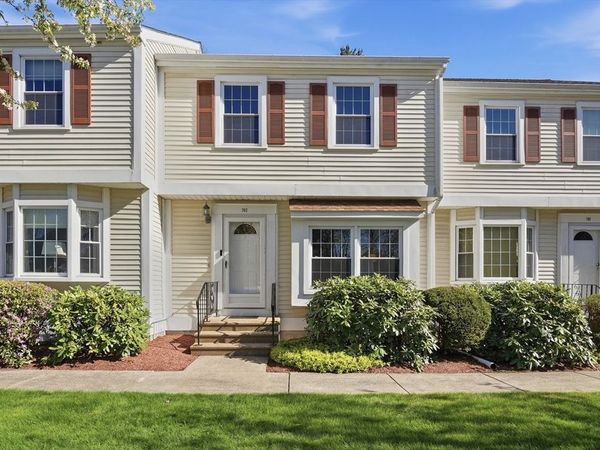 702 Heritage Lane, Unit 702, Auburn, MA 01501