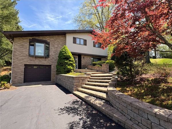 5122 Leroy Dr, Gibsonia, PA 15044