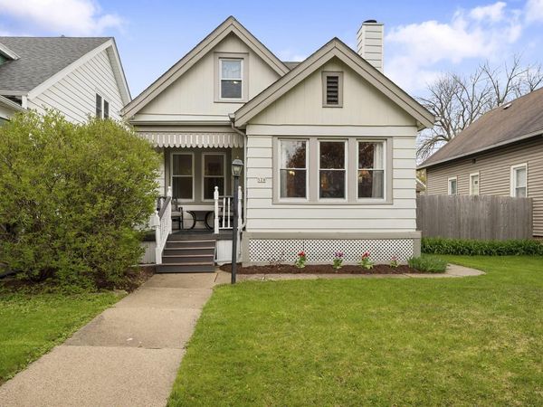 528 Oak Park COURT, Milwaukee, WI 53214