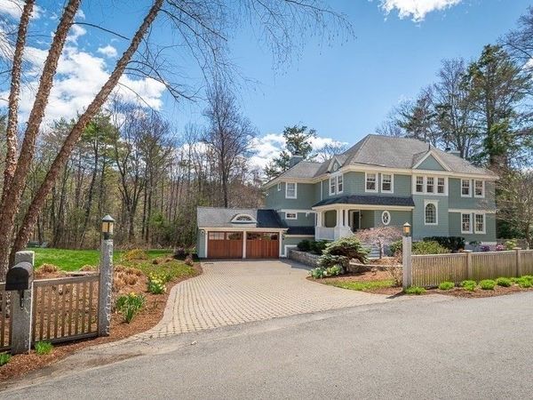 17 Loading Place Road, Manchester, MA 01944