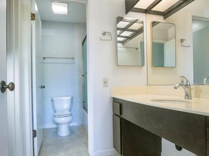 700 Woodside Ln E #5, Unit 5, Sacramento, CA 95825 Photo