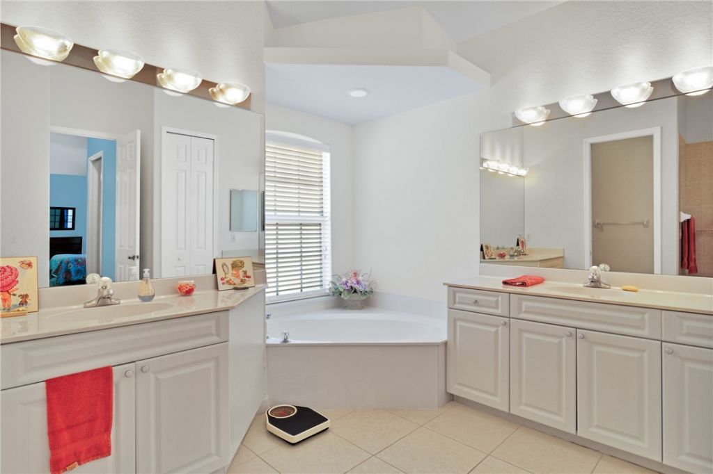 6760 49th Court, Vero Beach, FL 32967 Photo