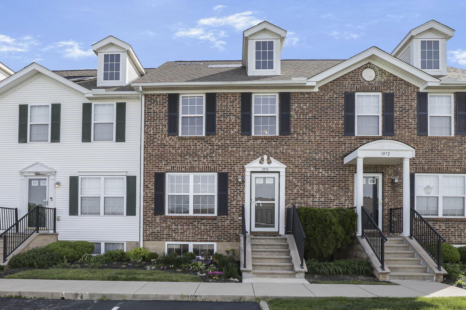 1074 Shady Lake Drive , Columbus, OH 43228 Main Photo