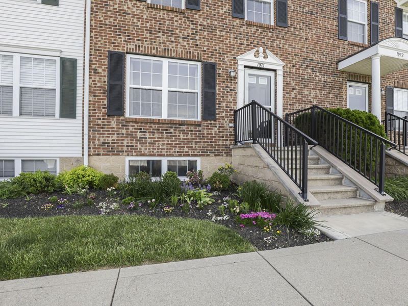 1074 Shady Lake Drive, Columbus, OH 43228 Photo 3