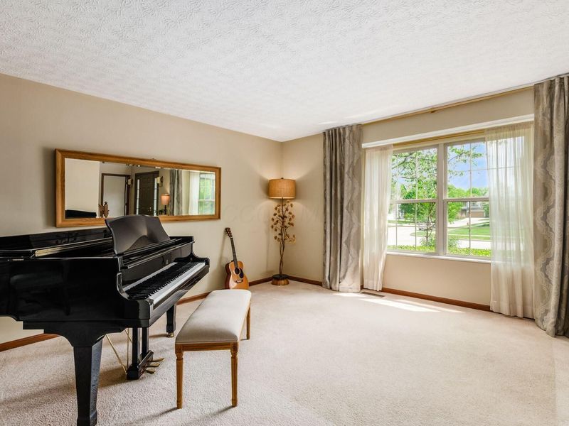 261 Whitaker Avenue N, Powell, OH 43065 Photo 6