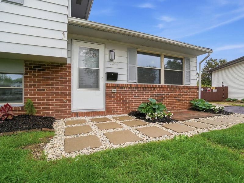 5007 Holbrook Drive, Columbus, OH 43232 Photo 1
