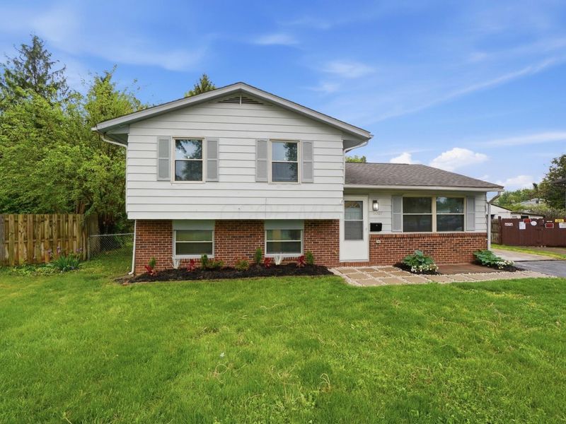 5007 Holbrook Drive, Columbus, OH 43232 Photo 12